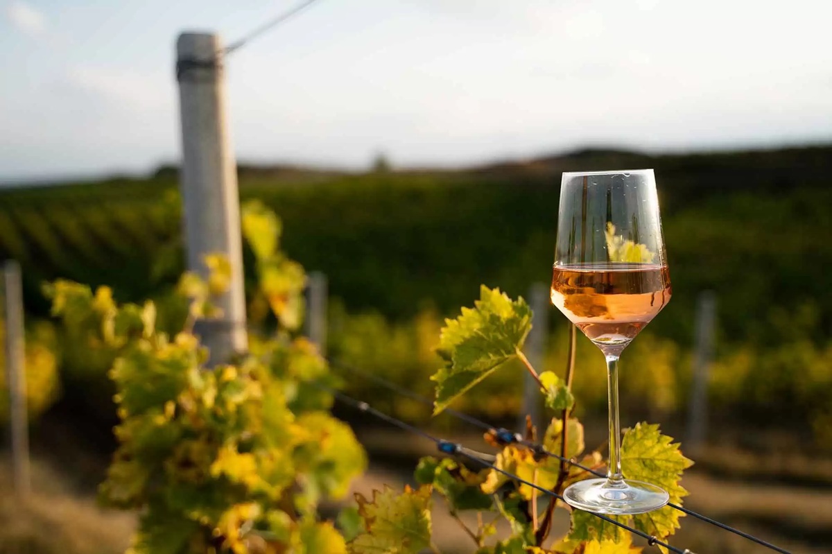 The Science of Aging Wine Under Screw Cap