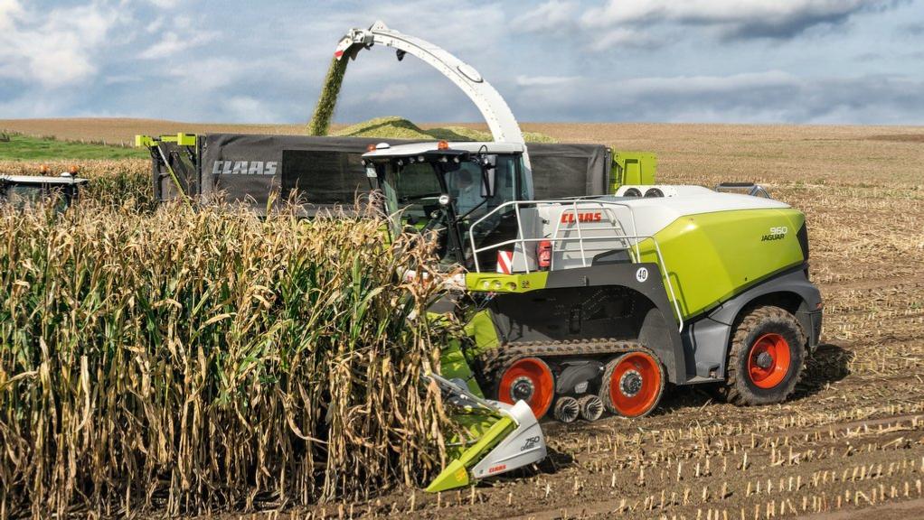 Claas reveals tracked Jaguar 960 self-propelled forager ( Video)