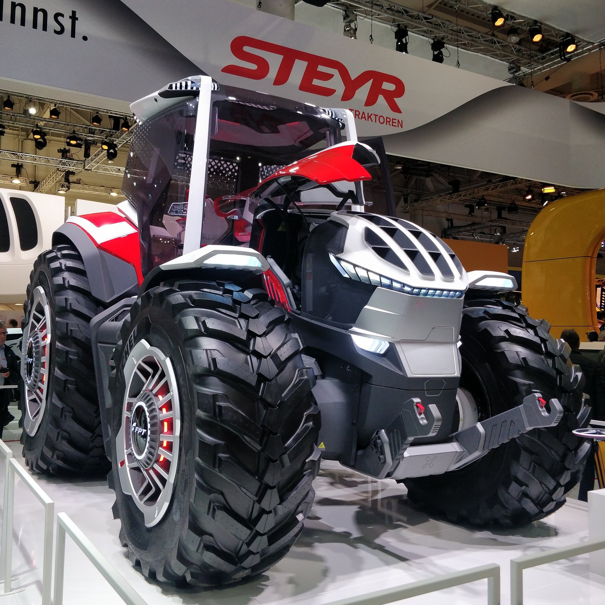 Steyr shows hybrid powered concept tractor- AGRITECHNICA 2019