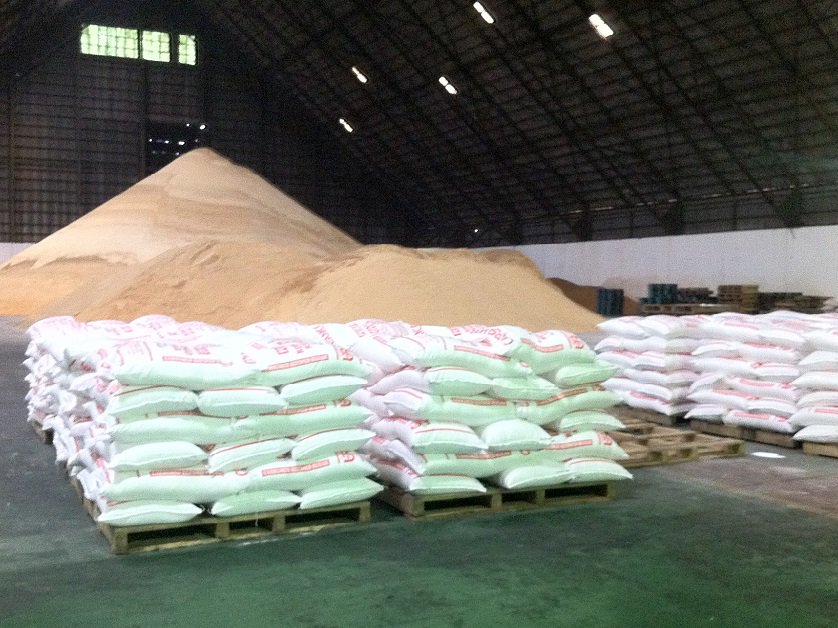Can nature-based farming methods work alongside synthetic fertilizers to increase yields?