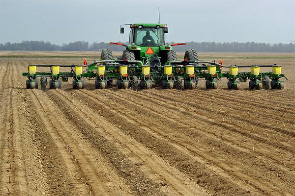 Fendt assessing sowing technology from Precision Planting